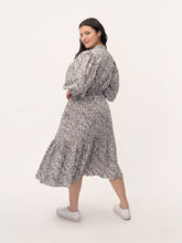 Load image into Gallery viewer, The Button-Up Puff Sleeve Cotton Dress
