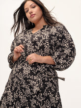 Load image into Gallery viewer, The Romantic Vintage Print Maxi Dress

