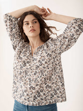 Load image into Gallery viewer, The Cropped Sleeve Cotton Blouse
