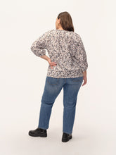 Load image into Gallery viewer, The Cropped Sleeve Cotton Blouse
