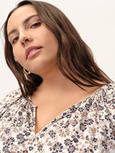 Load image into Gallery viewer, The Cropped Sleeve Cotton Blouse
