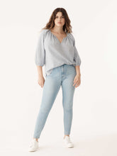 Load image into Gallery viewer, The Cropped Sleeve Cotton Blouse
