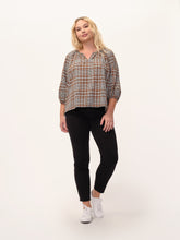 Load image into Gallery viewer, The Cropped Sleeve Cotton Blouse
