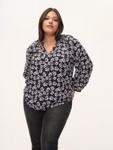 Load image into Gallery viewer, The Floral Print Shirred Top
